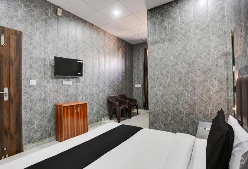 اتاق کلاسیک سه تخته, Collection O Hotel Always Welcome