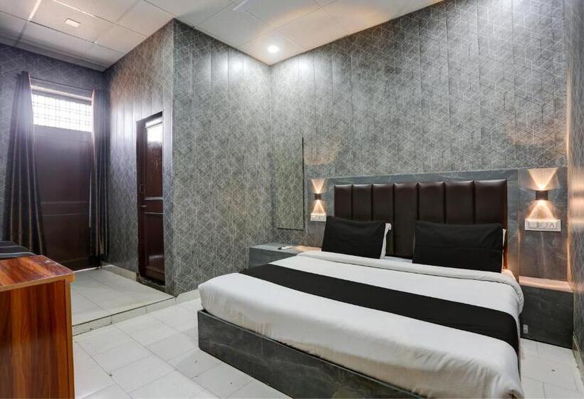 اتاق کلاسیک سه تخته, Collection O Hotel Always Welcome