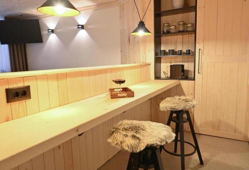 マウンテンビュースイート, Marand Boutique Apartments