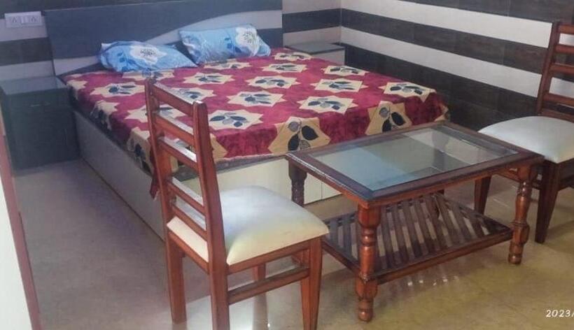 トリプルクラシックルーム, Oyo Flagship Siddharth Hotel & Restaurant