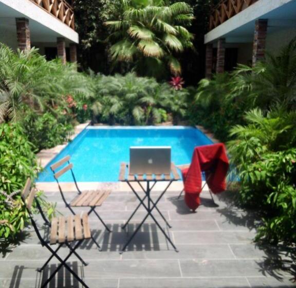 اتاق استاندارد با چشم‌انداز استخر, Dar El Khitar