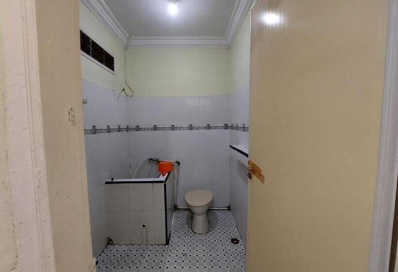 Номер Стандарт Трехместный, Grand Syariah Guest House Humanitas