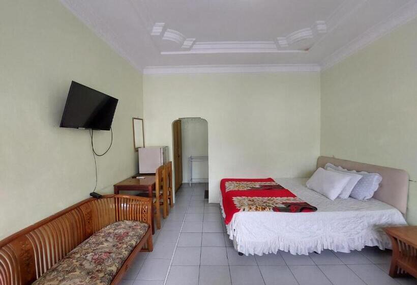 Номер Стандарт Трехместный, Grand Syariah Guest House Humanitas