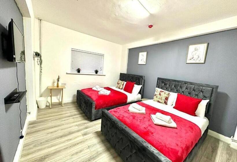 غرفة قياسية حمام مشترك, Harrow Stays Ha1