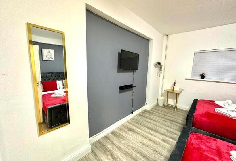 غرفة قياسية حمام مشترك, Harrow Stays Ha1