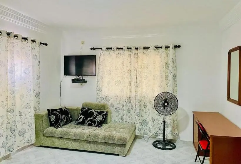 استودیوی استاندارد, Nouadhibou Guest House