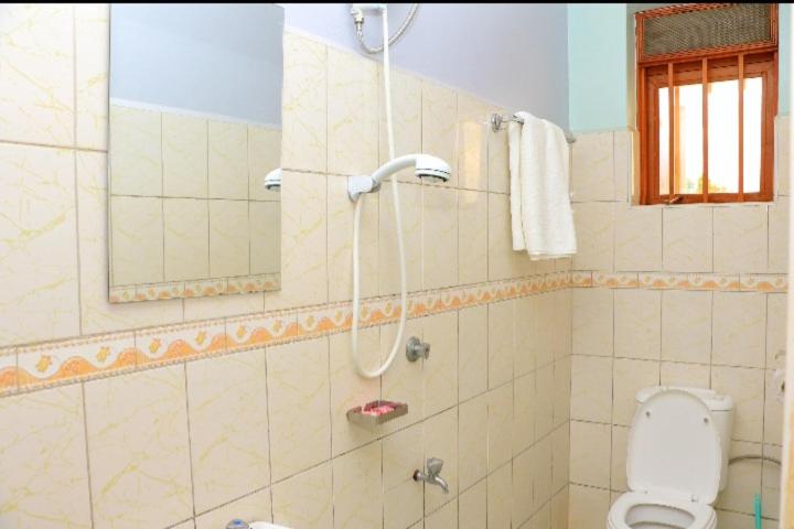 اتاق استاندارد, Primerose Hotel Mubende