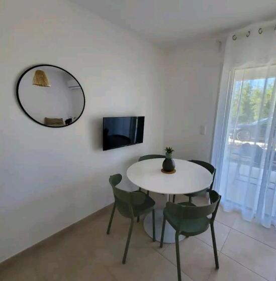 带1个卧室的带阳台的公寓, Residence Marina Di Bravone