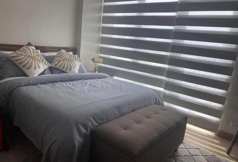 استودیو استاندارد با بالکن, Adrienne S At One Madison Place