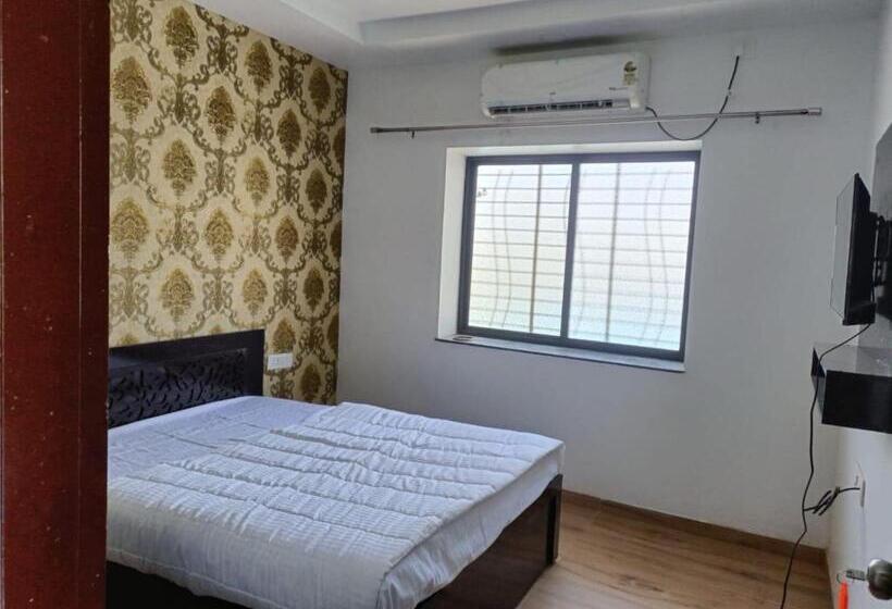 חדר קלאסי לשלושה, Collection O Hotel Ndh 47