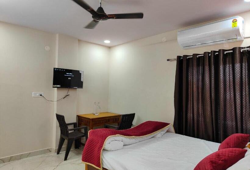 Трехместный Номер Классика, Collection O Hotel Sr Grand