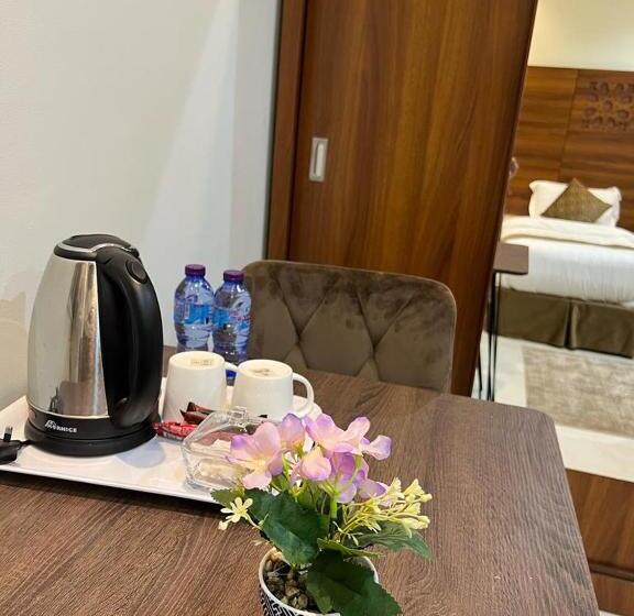 Standard Triple Room, ركايا للشقق المخدومة