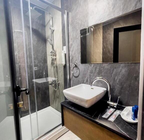 اتاق استاندارد سه نفره, Hass Boutique