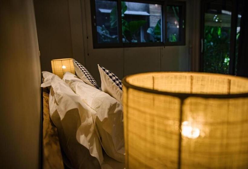 اتاق خانوادگی, Kajali Siargao