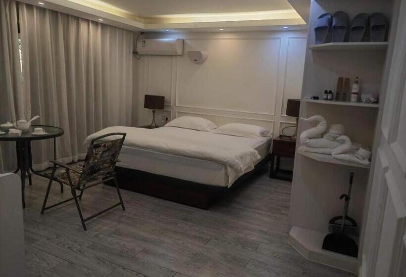 اتاق استاندارد, Lata