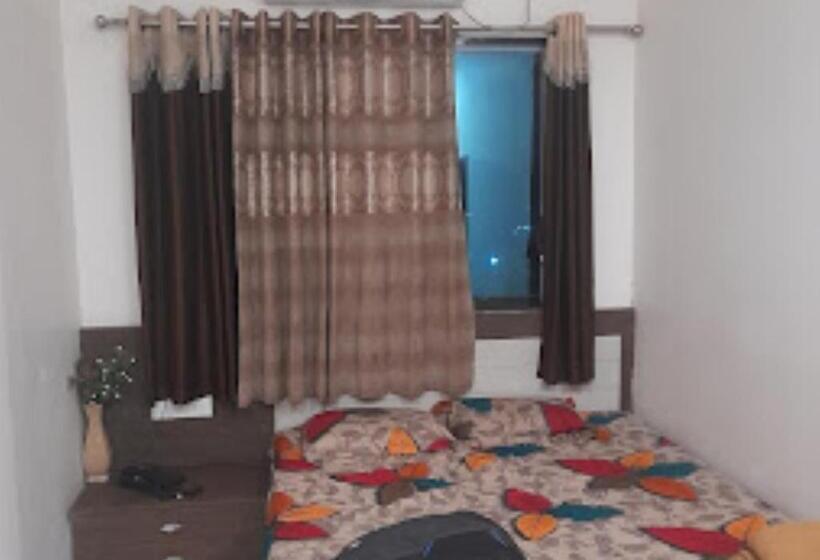 디럭스 룸, Shakti Delux Rooms Vadodara