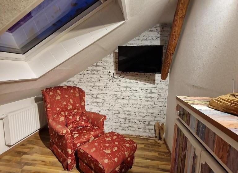 标准单人间, Bei Conny Und Bernd