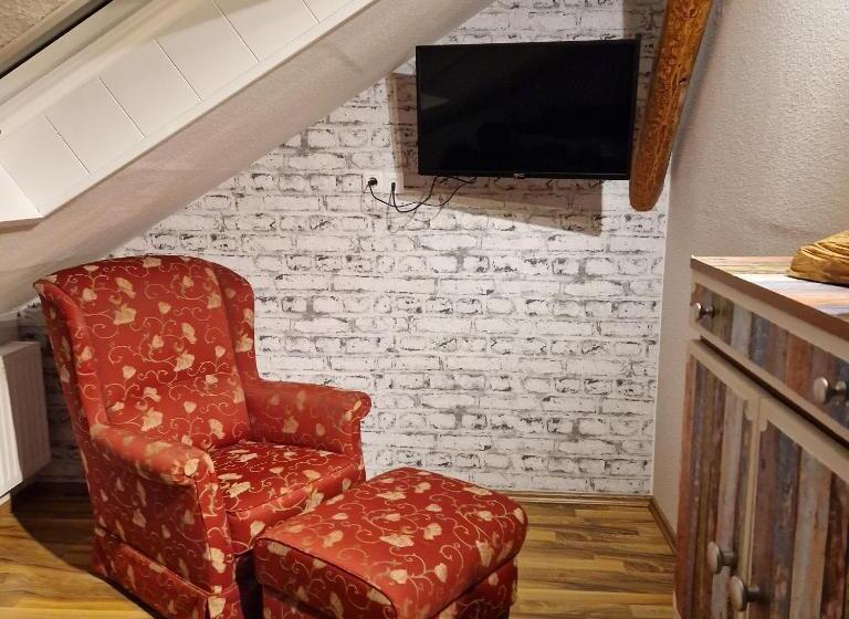 标准单人间, Bei Conny Und Bernd