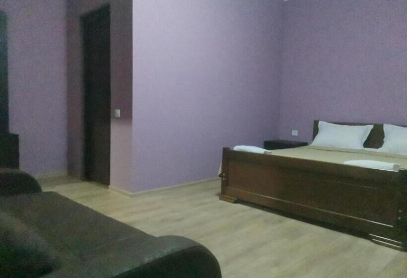 اتاق استاندارد با بالکن, Khando2023