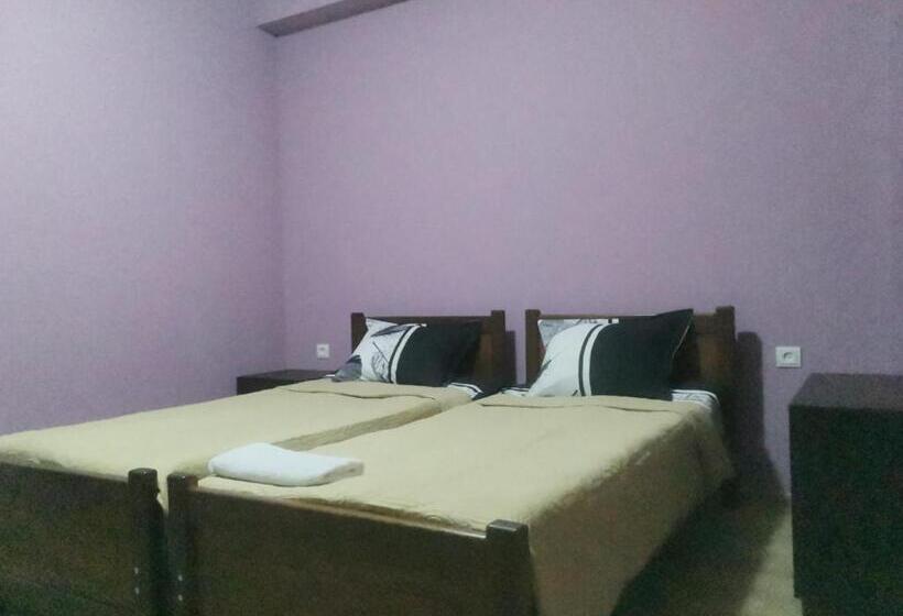 اتاق استاندارد با بالکن, Khando2023