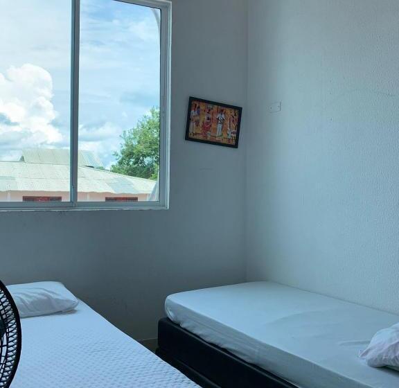 חדר קלאסי לשלושה, Cabaña Manzuren