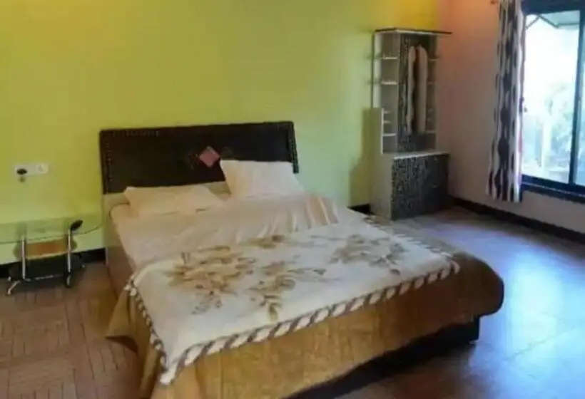 スイート, Gayatri Farm Resort Kolan