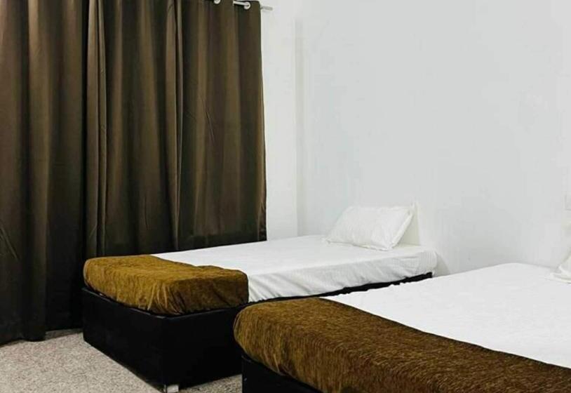 Трехместный Номер Классика, Oyo Raksha Homes