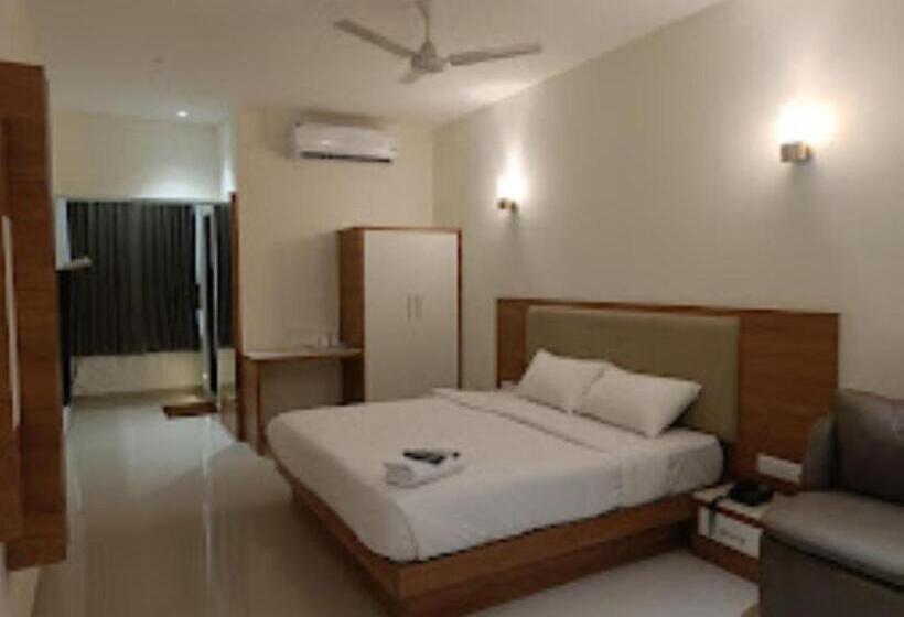 חדר דלוקס לשלושה, Sri Murugan Residency, Coimbatore