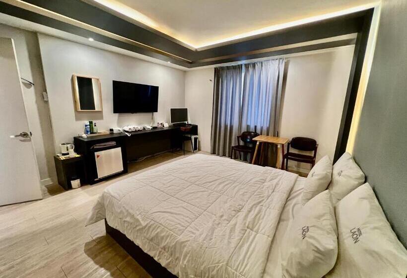 스탠다드 룸, Laon