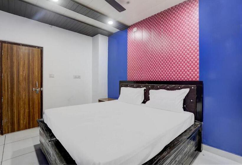 Трехместный Номер Классика, Oyo Kittu Hotel And Restaurant
