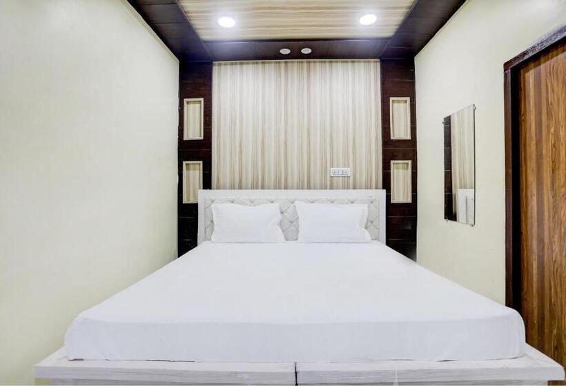 Трехместный Номер Классика, Oyo Kittu Hotel And Restaurant