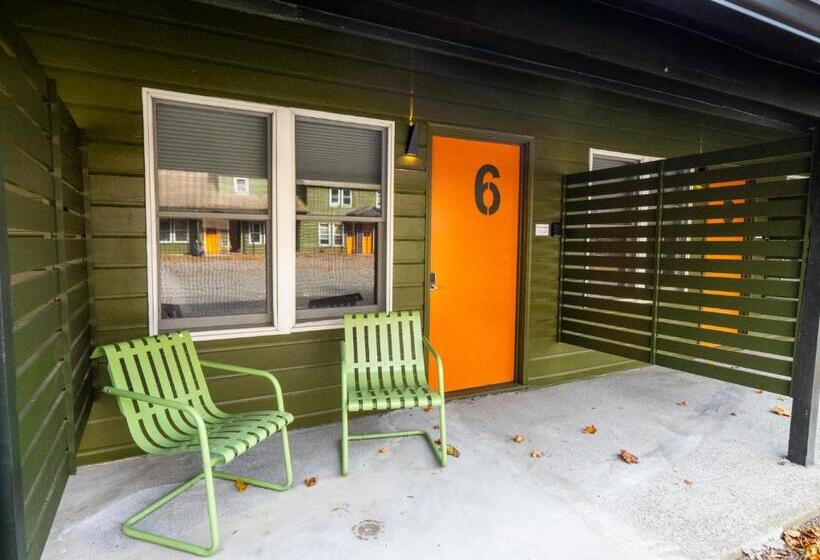 Номер Deluxe, The Brooks Motel