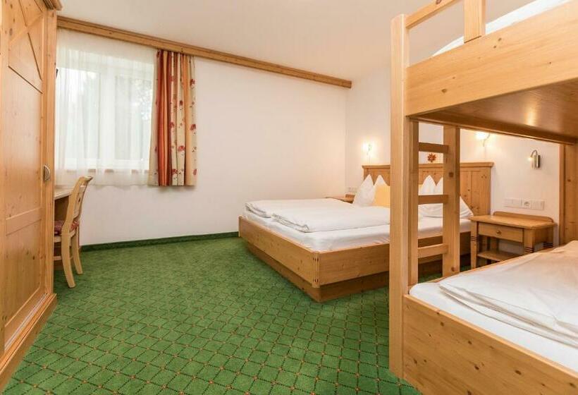 Superior 2-bedroom flat with a view, Alpenhof Apartments