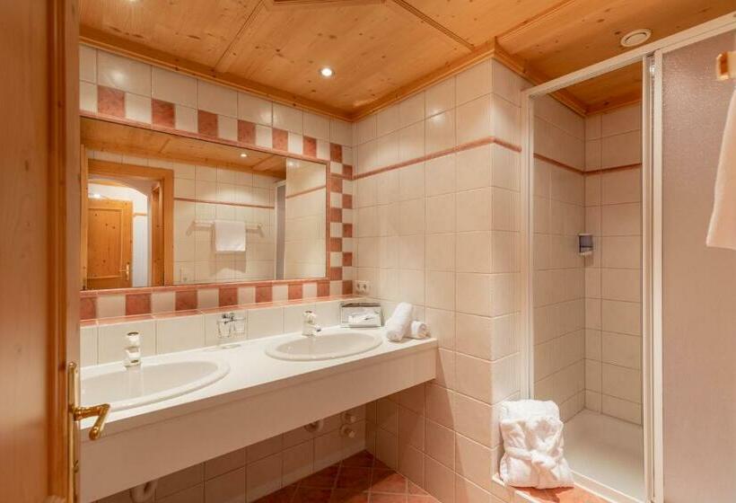 غرفة كومفورت, Alpenstolz