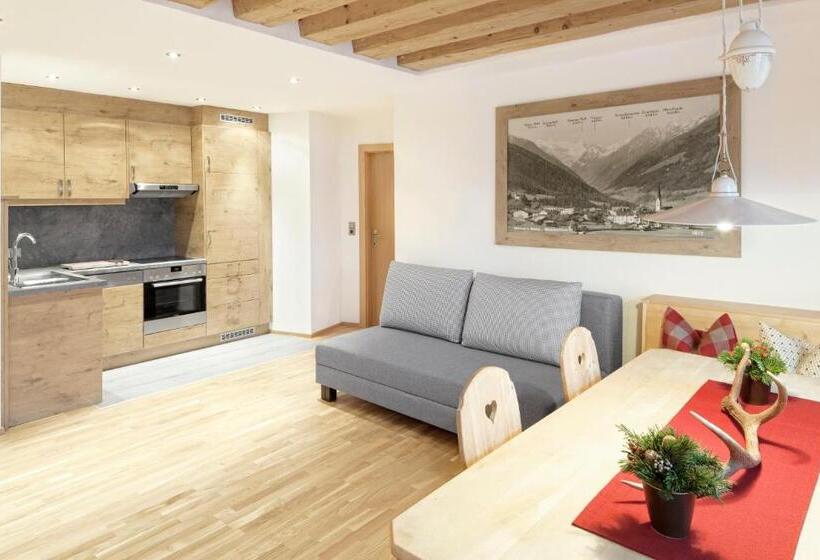 شقة 3 غرف, Alpenstolz