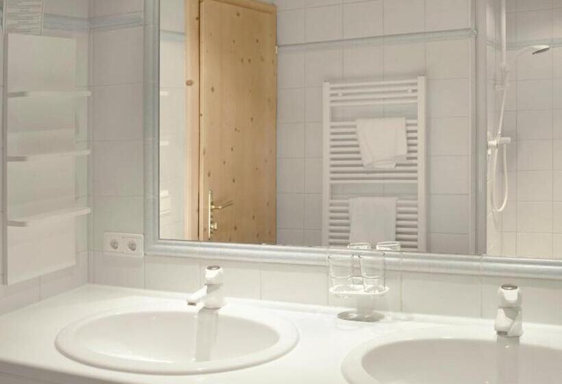 جناح مزوَّد بشرفة, Alpenstolz