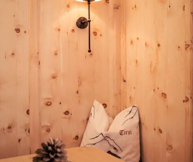 غرفة ديلوكس مطلة على الجبل, Alpenstolz