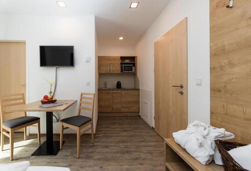 إستديو قياسى مزود بشرفة, Alpine Lodge Klösterle Am Arlberg