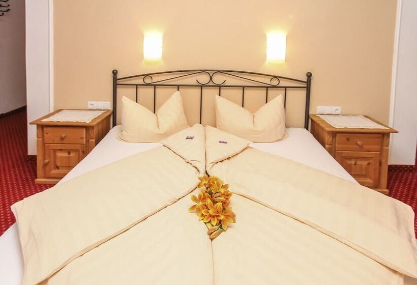 ジュニアスイート, Der Bräuschmied