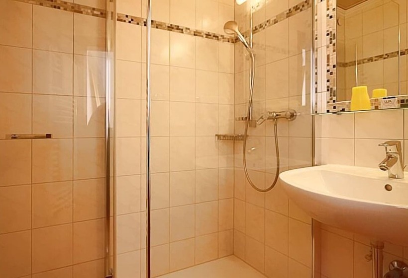 ジュニアスイート, Der Bräuschmied