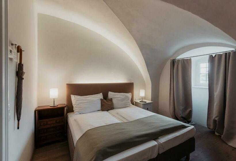 Номер Стандарт, Freigut Thallern