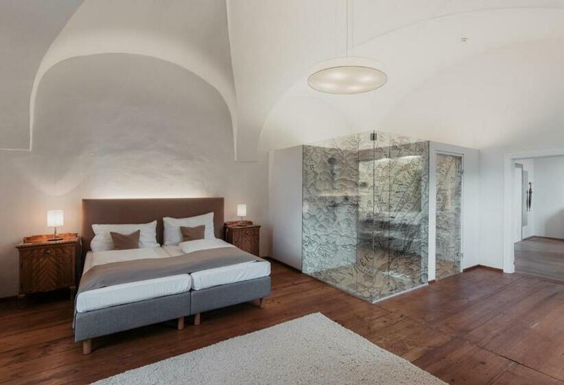 Люкс, Freigut Thallern