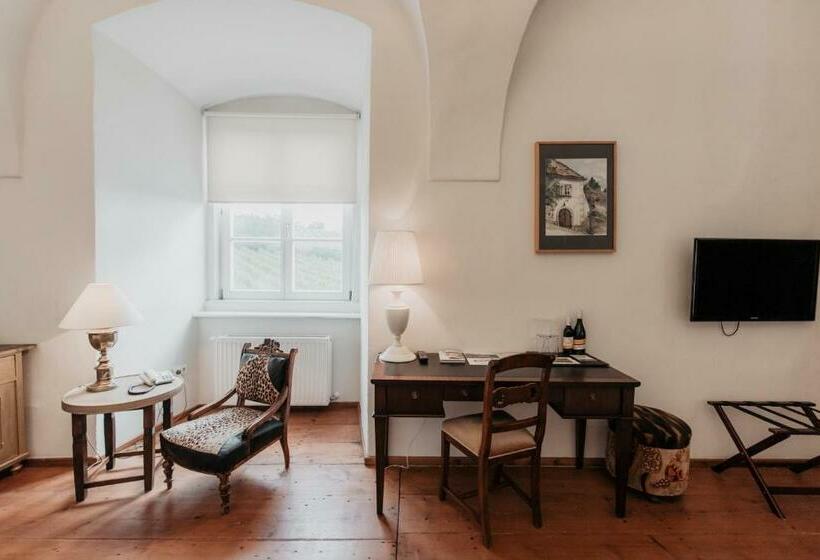 Люкс, Freigut Thallern