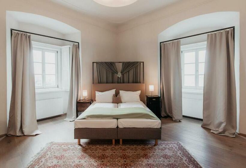 Люкс, Freigut Thallern