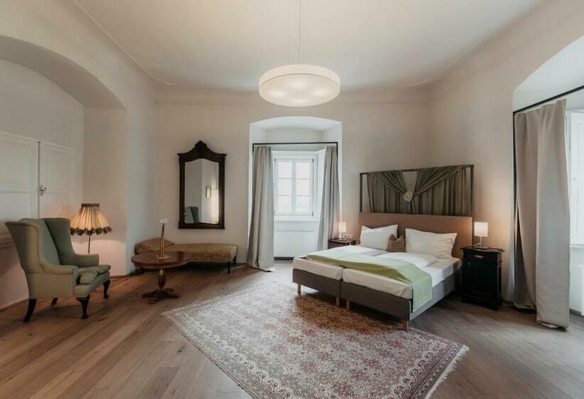 Люкс, Freigut Thallern