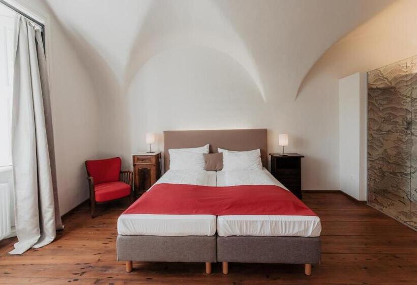 Номер Deluxe, Freigut Thallern