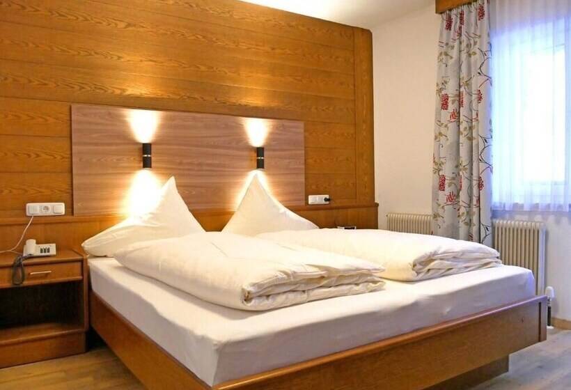 Quarto Triplo Estandar, Grieserhof