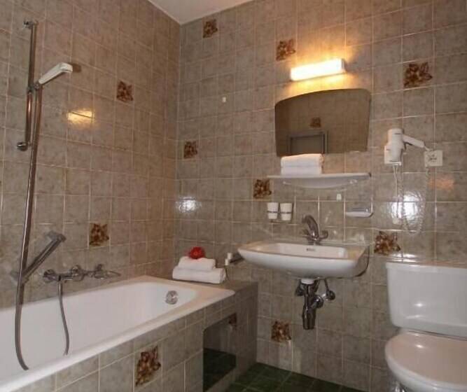 Quarto Triplo Estandar, Grieserhof