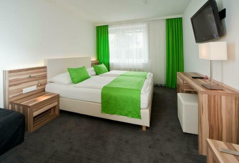 Номер Стандарт, Happy Lake By Thomas Strugger