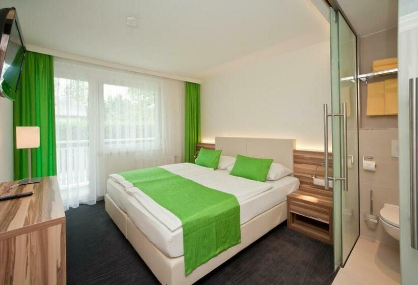 스탠다드 발코니 룸, Happy Lake By Thomas Strugger